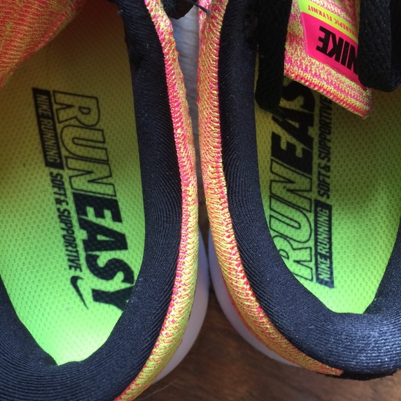 Nike Lunar Flyknit - Picture 3 of 4